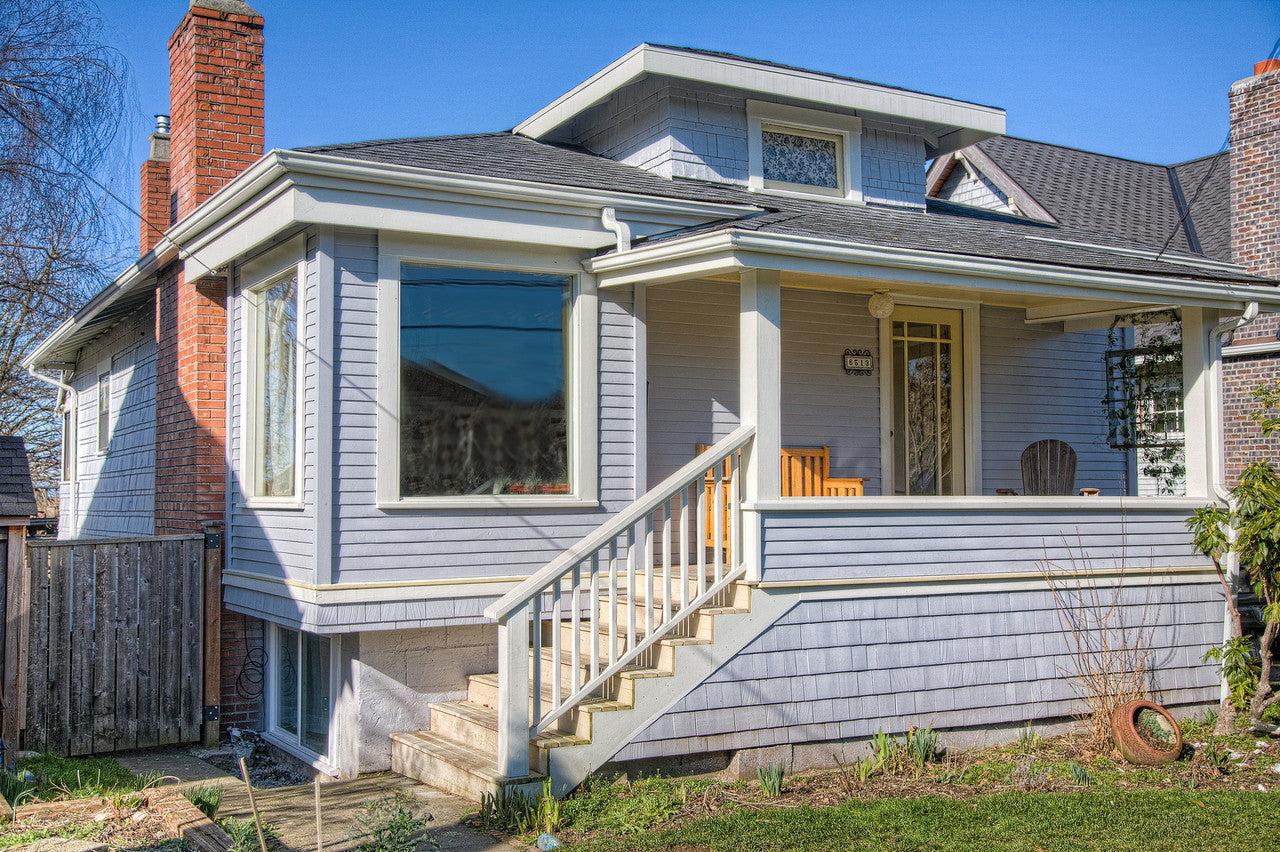 Exterior Paint Color Design: New England Cottage