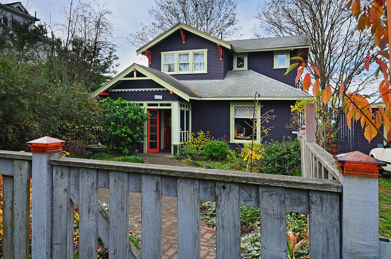 Exterior Paint Color Design: Purple Craftsman